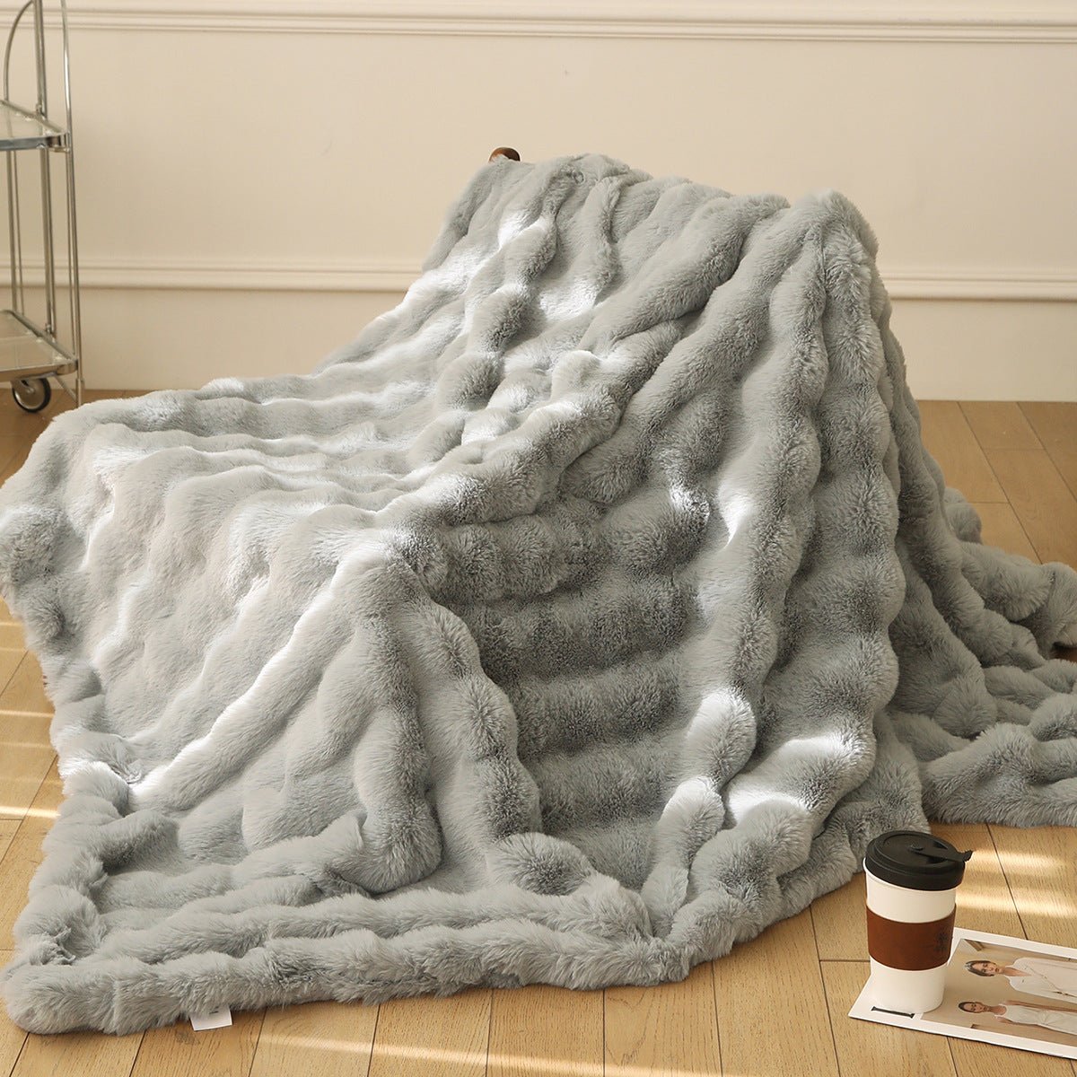 Polyester Carpet Rabbit Bubble Velvet Thickened Nap Blanket Quilt - TS Store