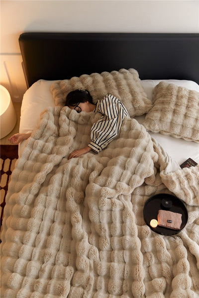 Polyester Carpet Rabbit Bubble Velvet Thickened Nap Blanket Quilt - TS Store